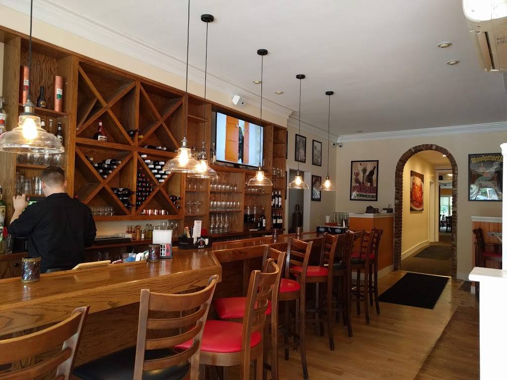 Bella Trattoria | restaurant | 129 N Market St, Frederick, MD 21701, USA | 3016943015 OR +1 301-694-3015