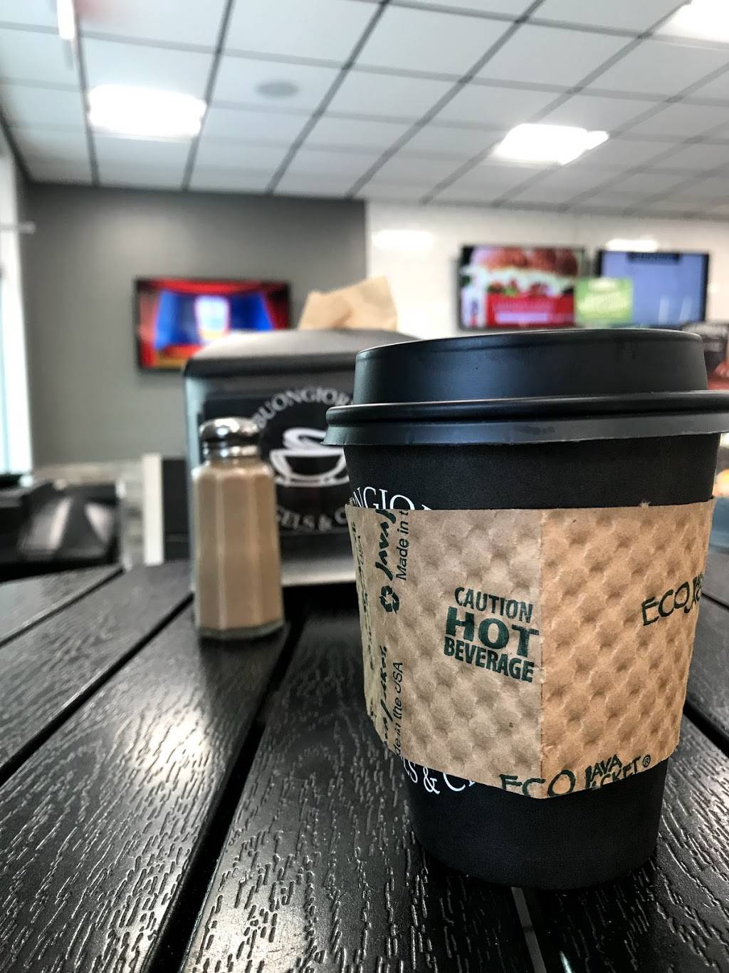 Leones Pizzeria | restaurant | 84-02 Cooper Ave, Glendale, NY 11385, USA | 7188944132 OR +1 718-894-4132