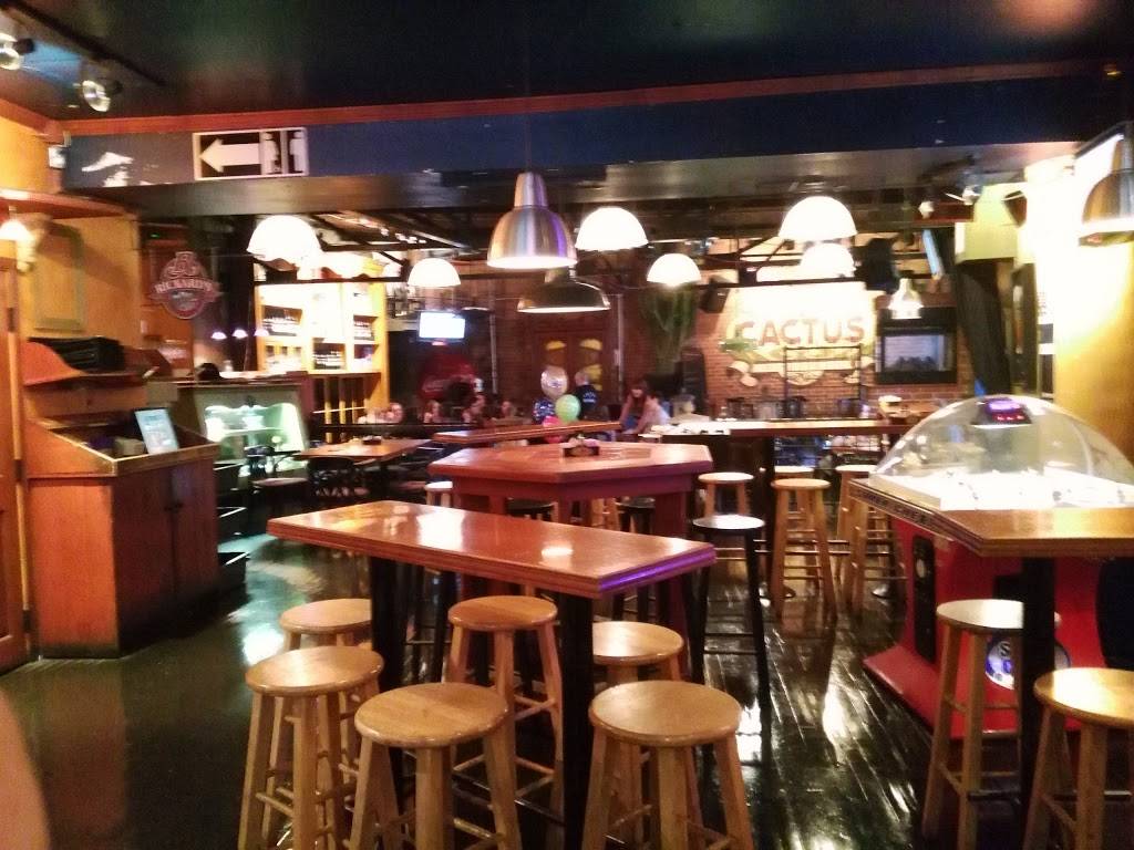 Cactus | restaurant | 139 Boulevard des Bois Francs S, Victoriaville, QC G6P 4S4, Canada | 8197585311 OR +1 819-758-5311