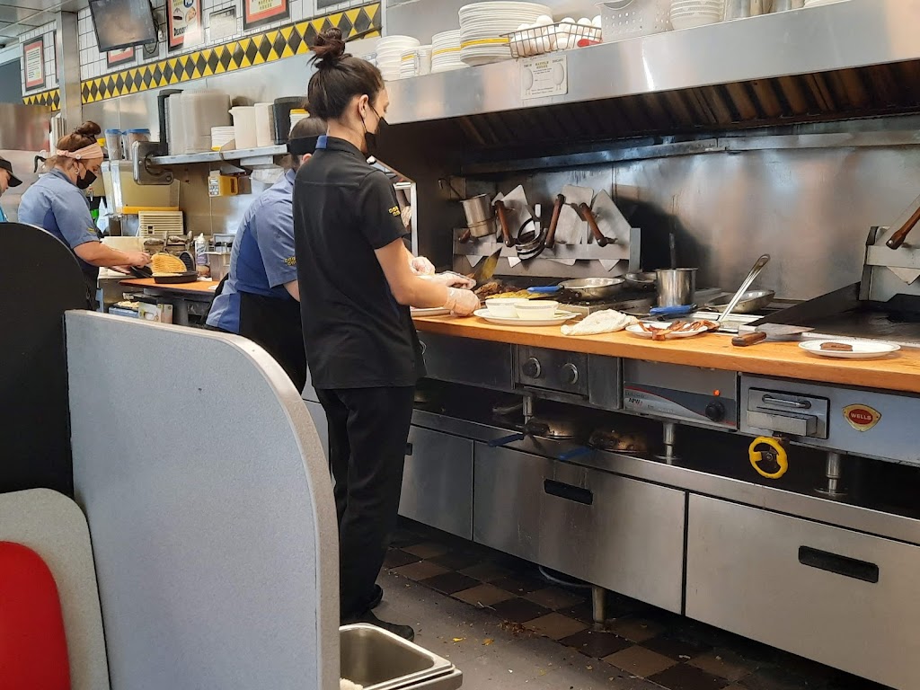 Waffle House | meal takeaway | 8555 Keshav Taylor Dr, Milton, FL 32583, USA | 8509810888 OR +1 850-981-0888
