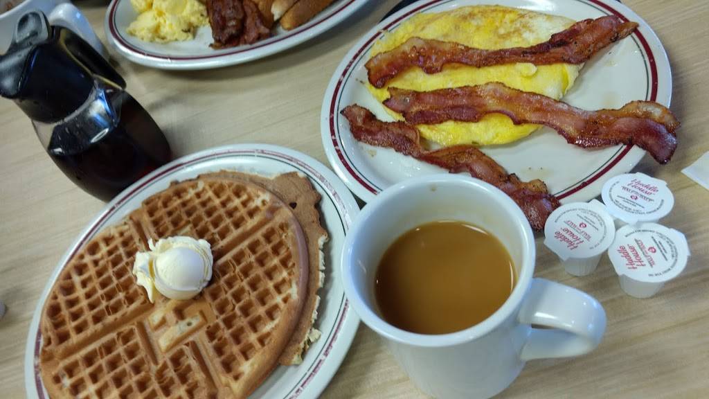 Huddle House | restaurant | 237 MS-30, New Albany, MS 38652, USA | 6625340787 OR +1 662-534-0787