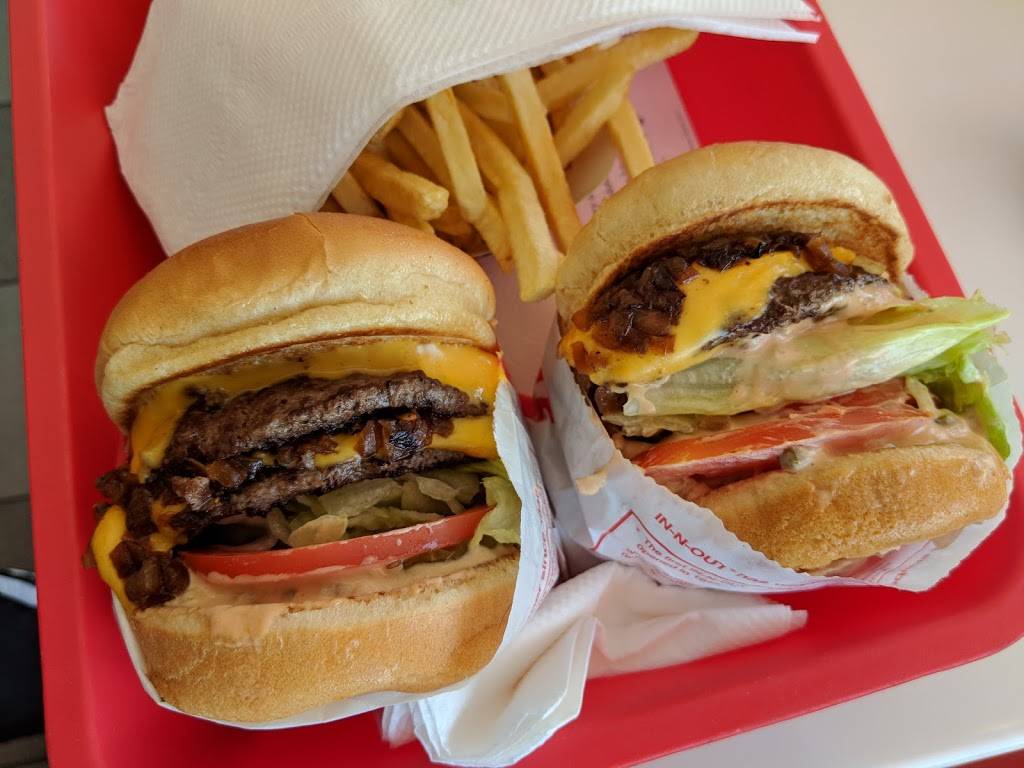In-N-Out Burger | restaurant | 2501 N Tarrant Pkwy, Fort Worth, TX 76177, USA | 8007861000 OR +1 800-786-1000