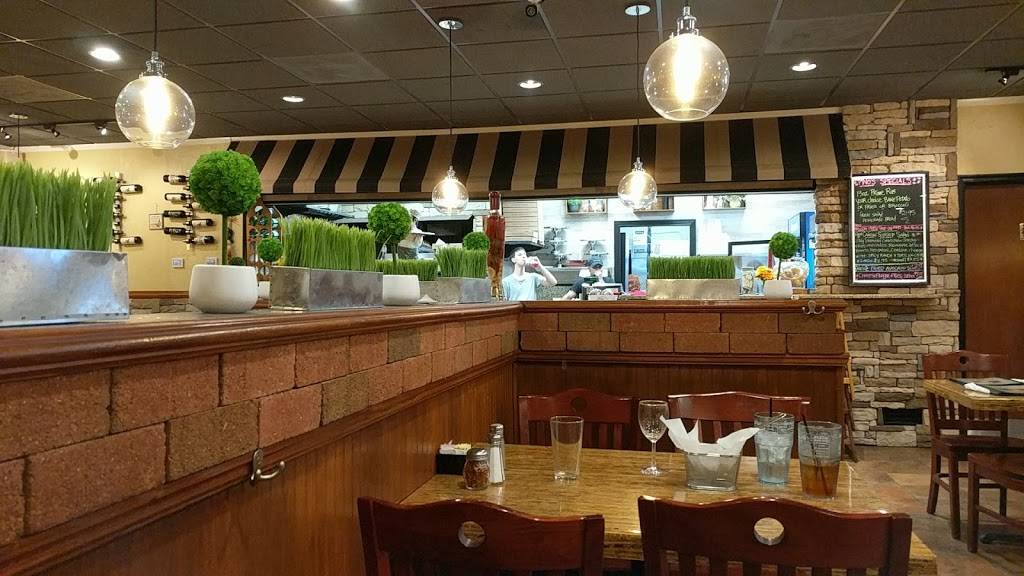 Pinos Italiano & Grill | restaurant | 15498 N James Madison Hwy, Dillwyn, VA 23936, USA | 4349832531 OR +1 434-983-2531