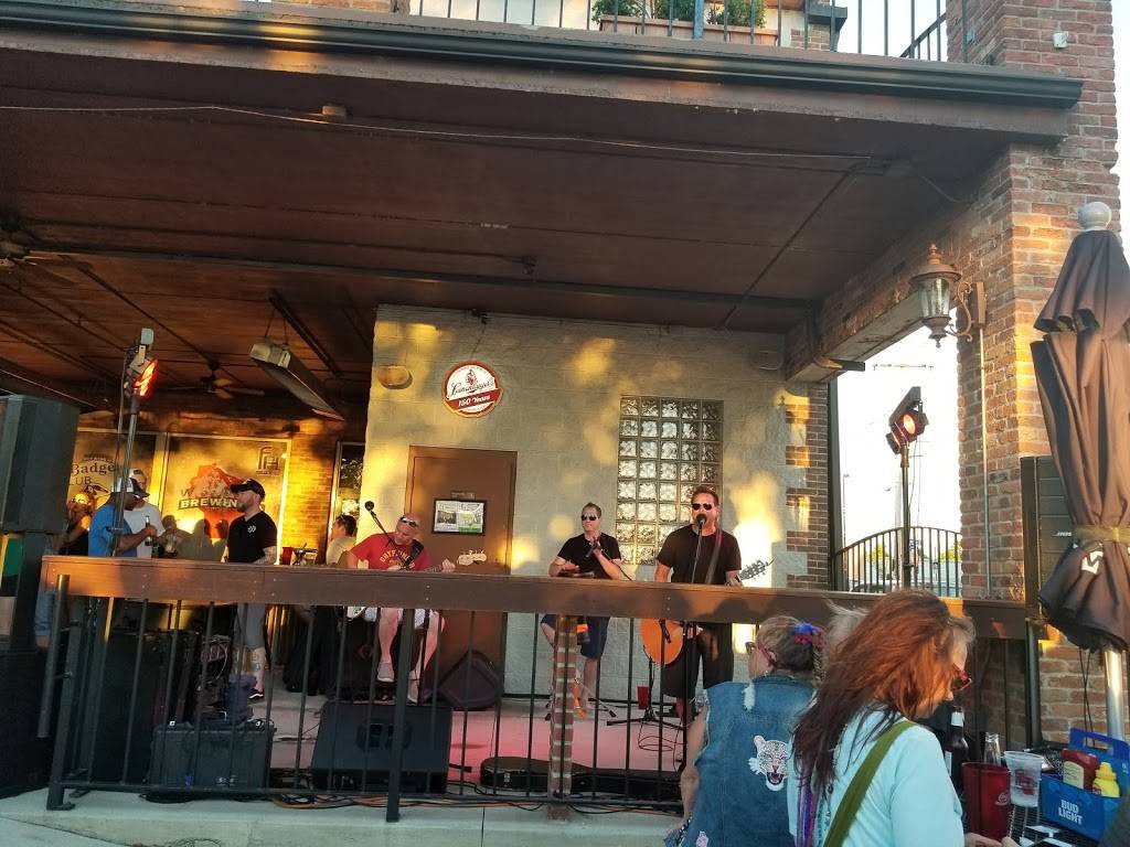 Fox Harbor | restaurant | 348 S Washington St, Green Bay, WI 54301, USA | 9205938327 OR +1 920-593-8327