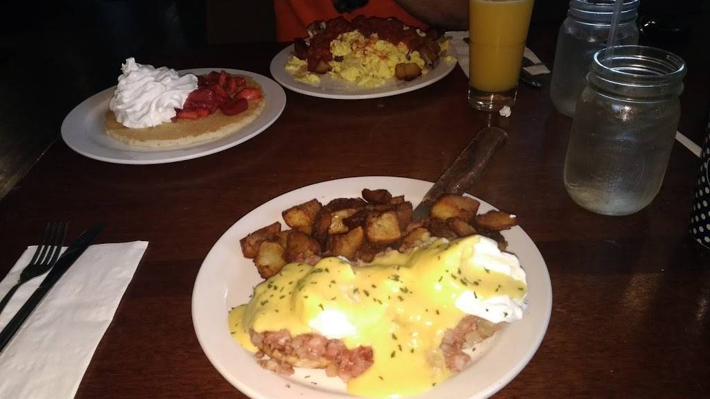 Mollies Mason Jar & 9 North Wood Fired Pizza | restaurant | 13 Park Ave, Hadley, NY 12835, USA | 5186962020 OR +1 518-696-2020