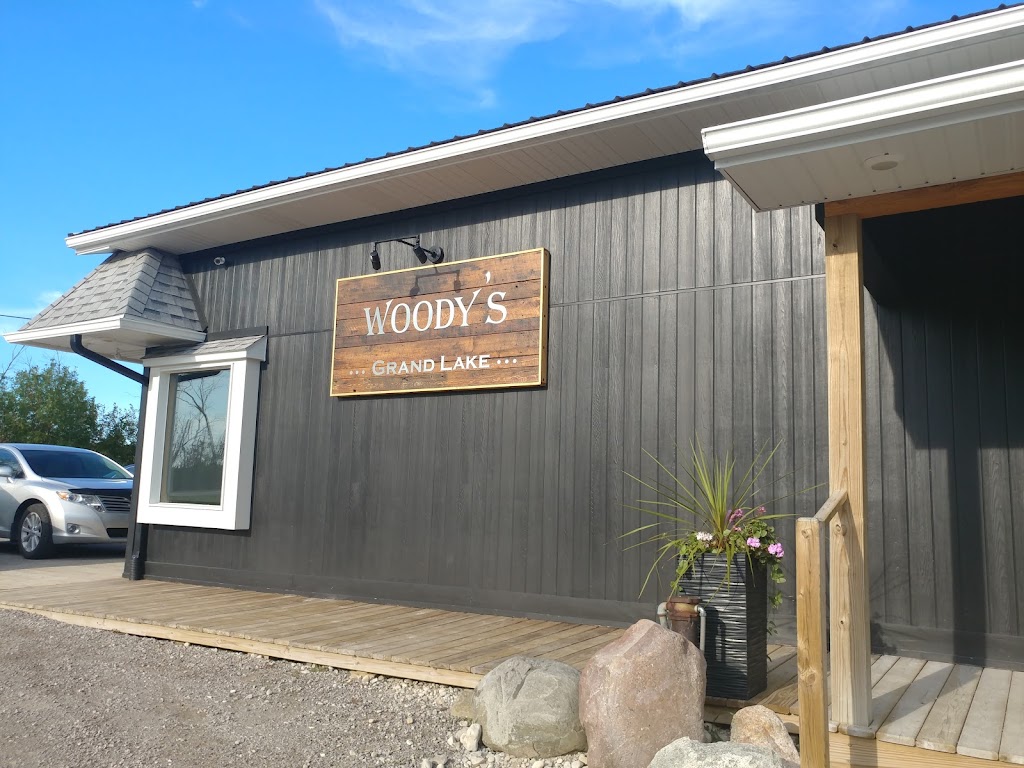 Sand Bay Trading Co. and Woody’s Grand Lake | restaurant | 14313 E Hwy #638, Presque Isle, MI 49777, USA | 9895950242 OR +1 989-595-0242