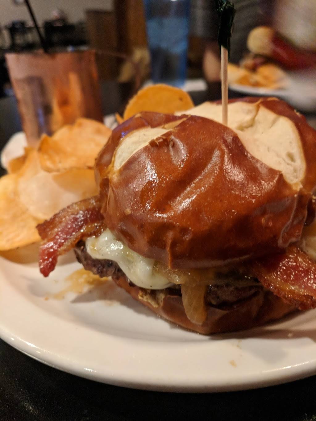 Fat Joes Bar and Grill | restaurant | 15 W Division St, Fond du Lac, WI 54935, USA | 9209333833 OR +1 920-933-3833