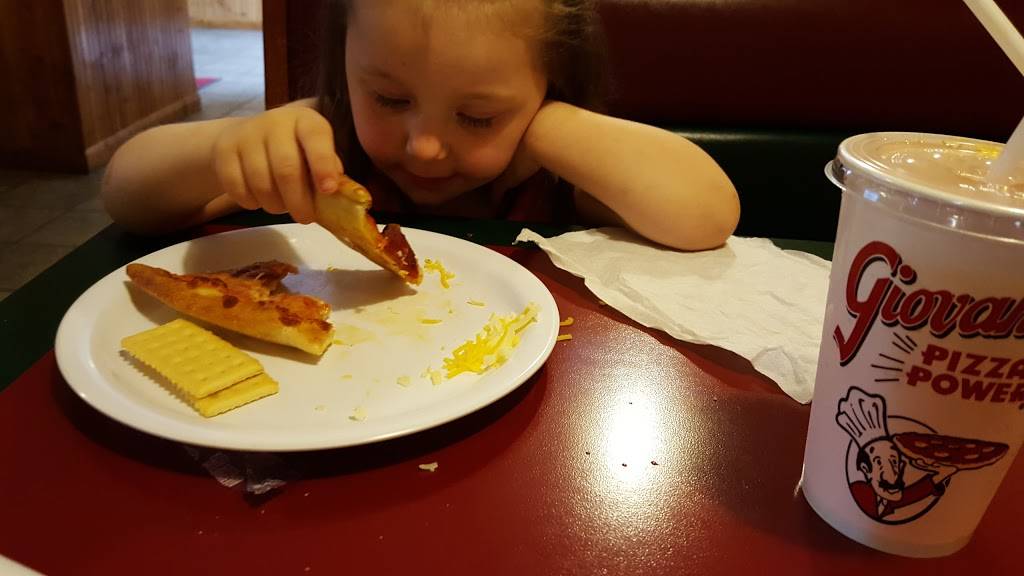 Giovannis Pizza | restaurant | 110 Bridge St, Jackson, OH 45640, USA | 7402864126 OR +1 740-286-4126