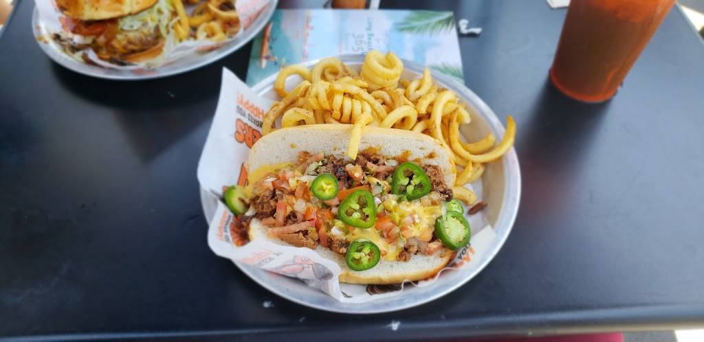 Hooters | restaurant | 90 Aquarium Way, Long Beach, CA 90802, USA | 5629831010 OR +1 562-983-1010