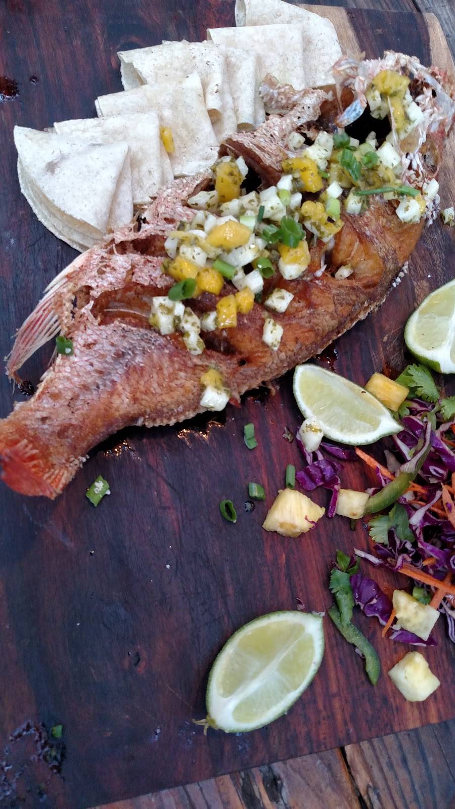 Henrys Majestic | restaurant | 4900 McKinney Ave, Dallas, TX 75205, USA | 4698939400 OR +1 469-893-9400