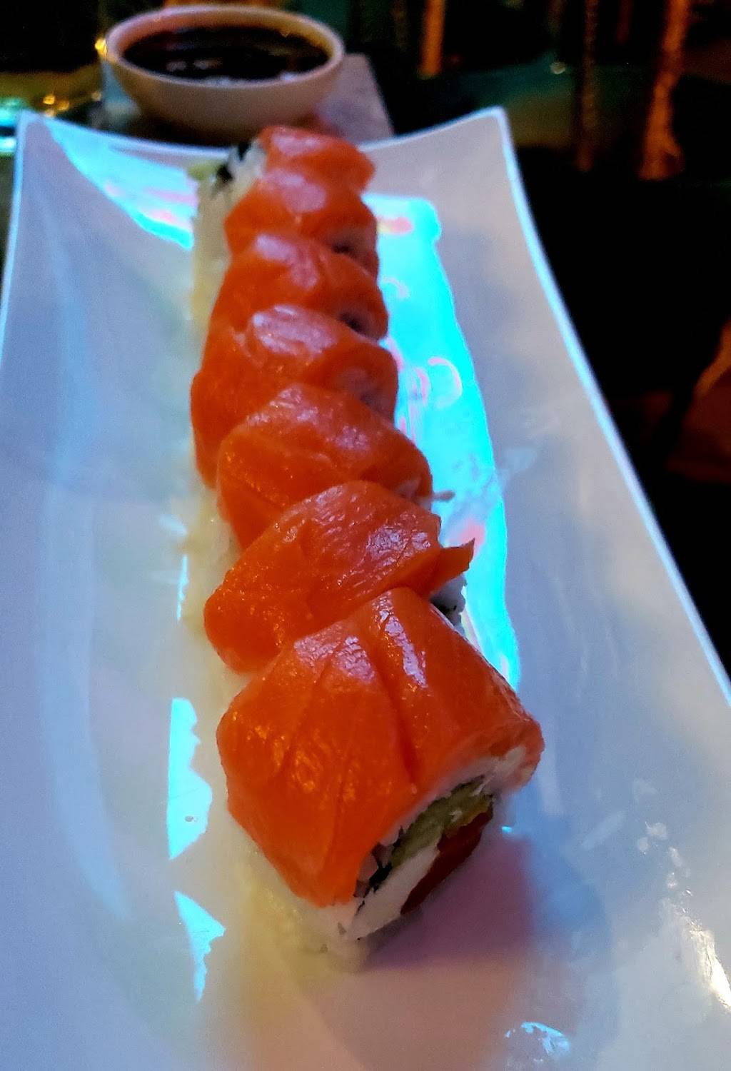 Go Fish Sushi | restaurant | 1555 Simi Town Center Way suite 400, Simi Valley, CA 93065, USA | 8055810101 OR +1 805-581-0101