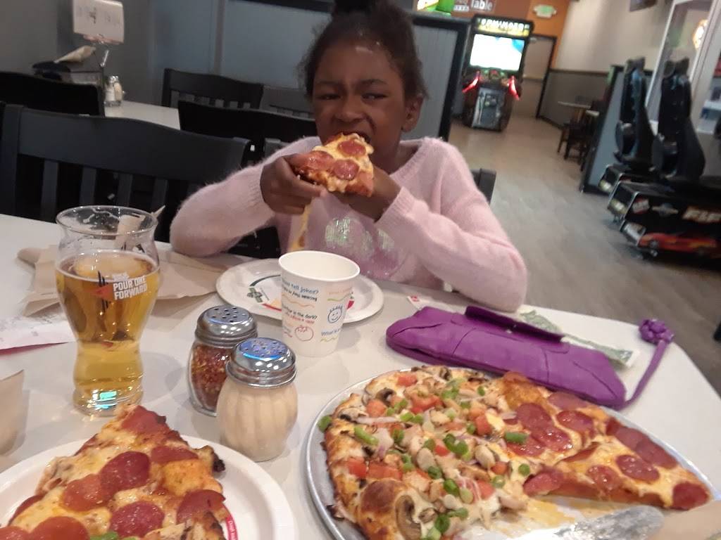 Round Table Pizza | meal delivery | 22457 Foothill Blvd, Hayward, CA 94541, USA | 5105817777 OR +1 510-581-7777