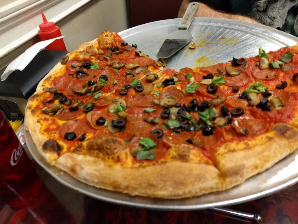 Giovannis Pizza & Pasta | restaurant | 559 Winecoff School Rd, Concord, NC 28027, USA | 7047888808 OR +1 704-788-8808