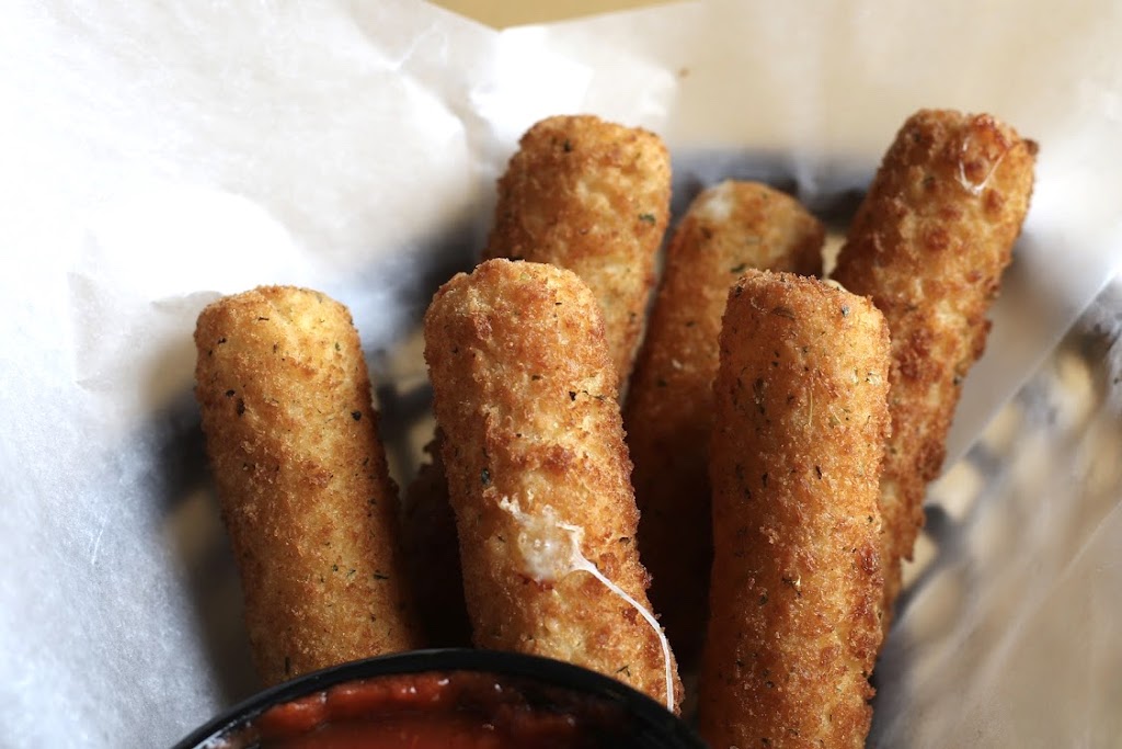 Roselli’s Pizza | restaurant | 4335 W 106th St Suite 100, Carmel, IN 46032, USA | 3172289090 OR +1 317-228-9090