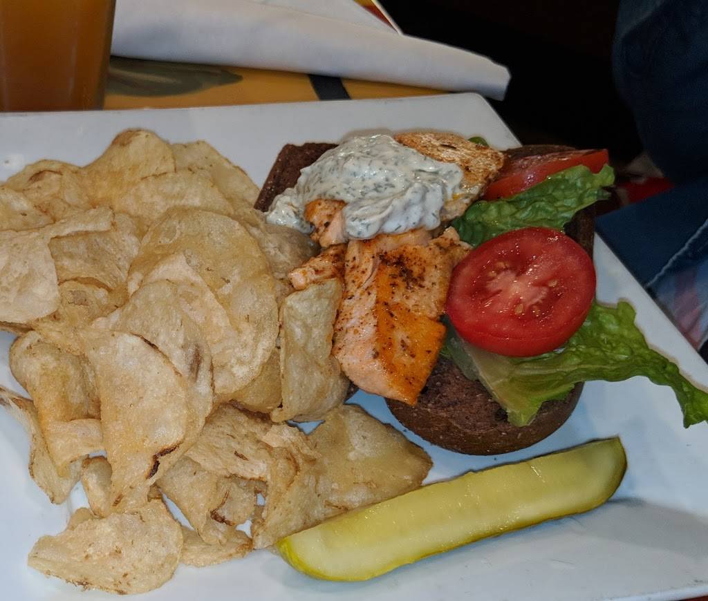 Square Market & Cafe | cafe | 36 Public Square, Columbia, TN 38401, USA | 9318403636 OR +1 931-840-3636