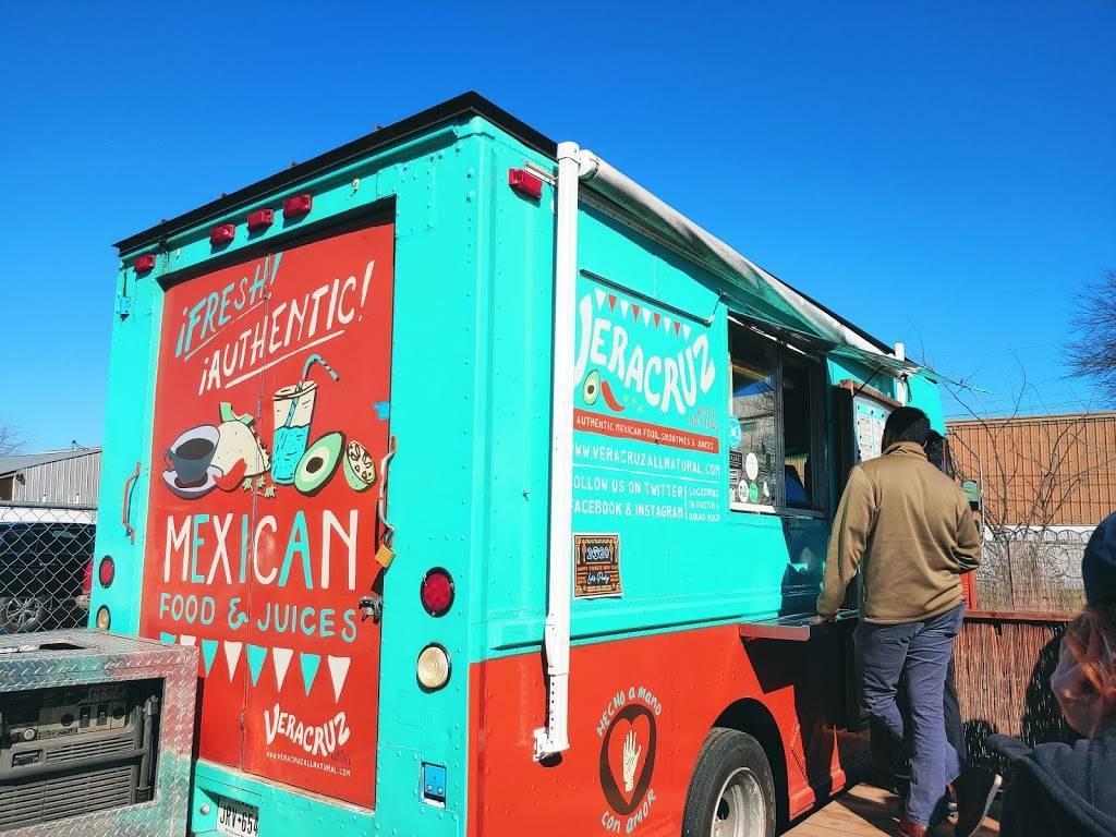 Veracruz All Natural Food Truck | restaurant | 2505 Webberville Rd, Austin, TX 78702, USA | 5129811760 OR +1 512-981-1760