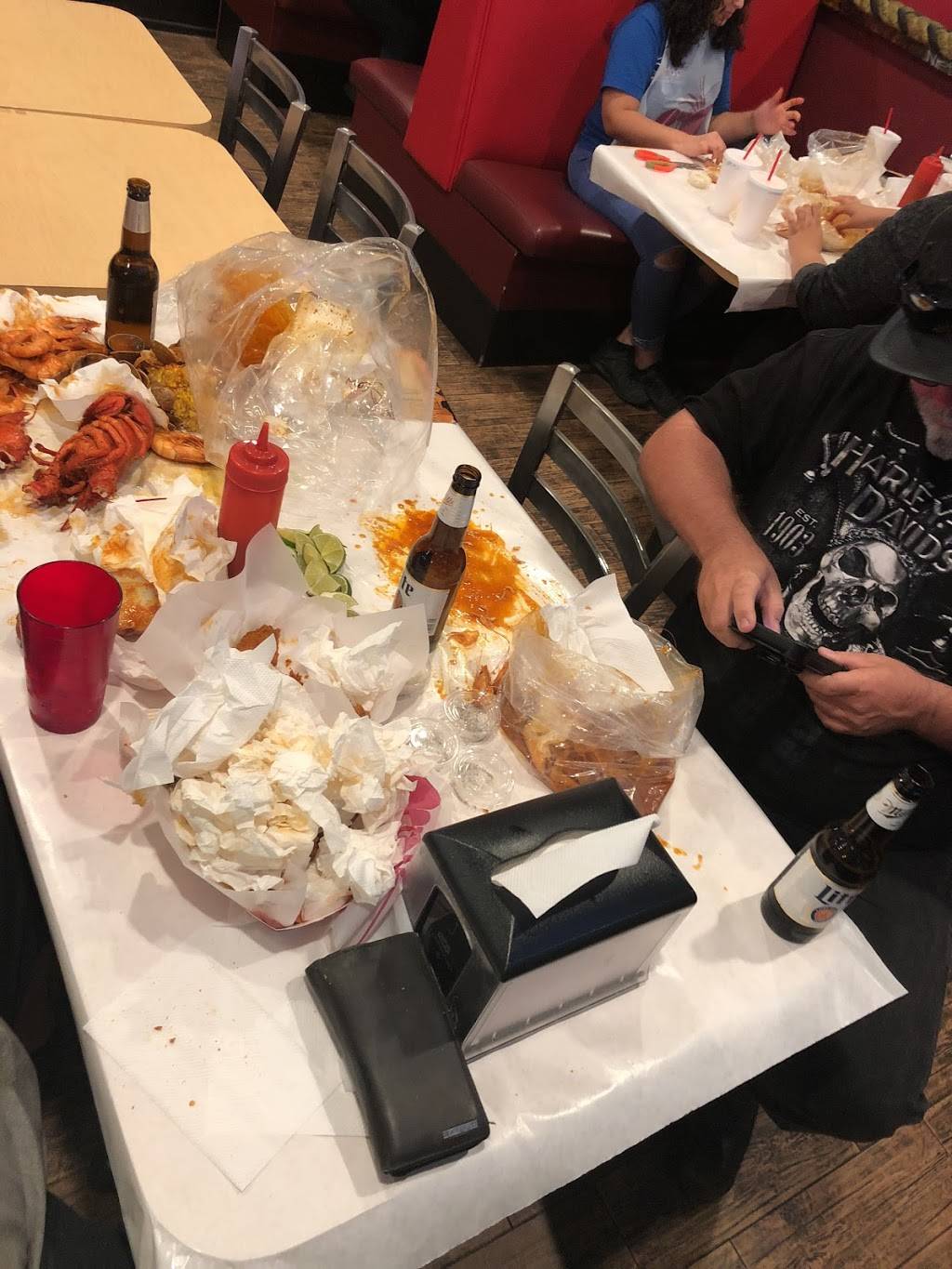 The Bucket Crabs and Crawfish | restaurant | 16441 Pioneer Blvd, Norwalk, CA 90650, USA | 5628608383 OR +1 562-860-8383