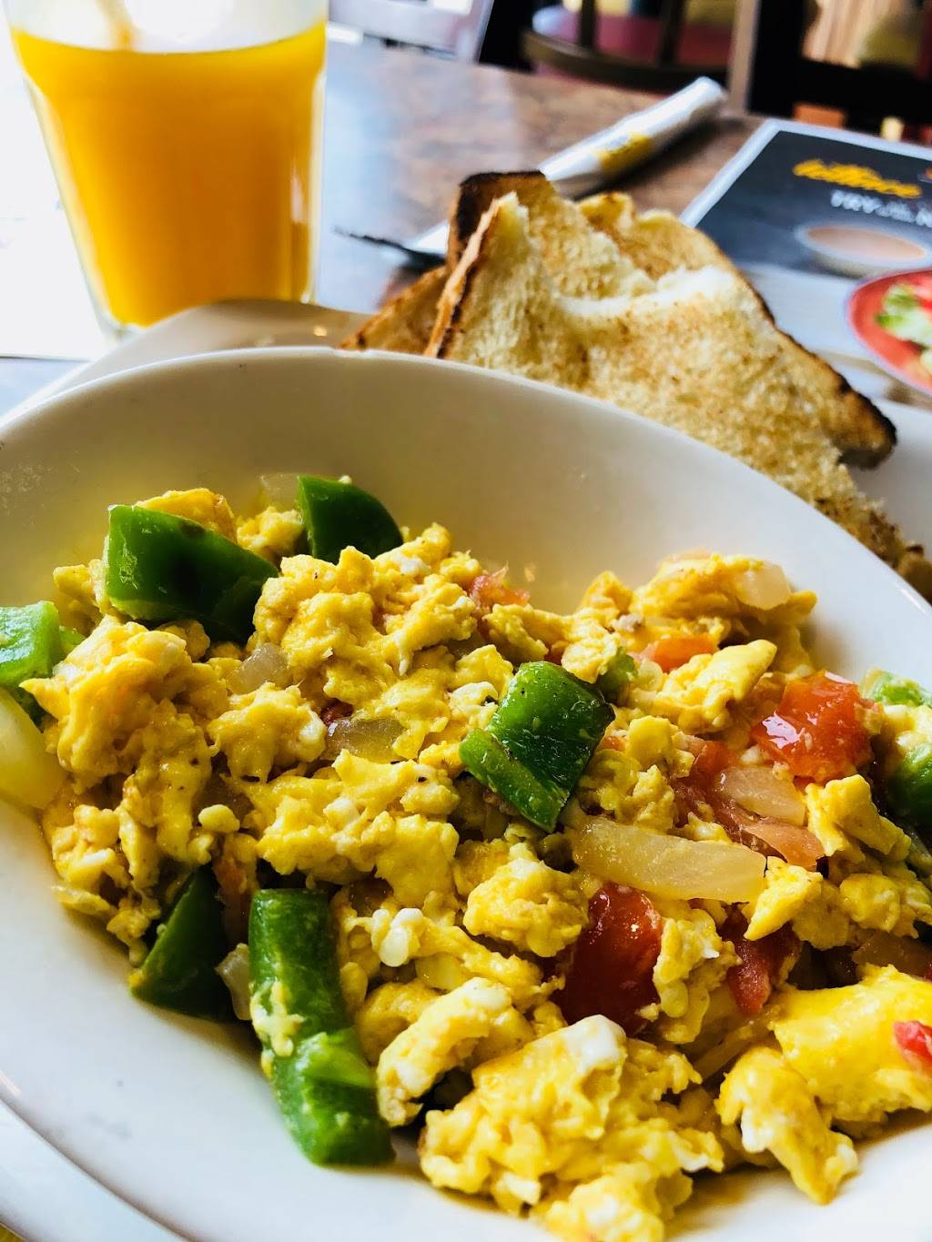 Eggsmart dixie | restaurant | 5170 Dixie Rd suite 103, Mississauga, ON L4W 1E3, Canada | 9052129920 OR +1 905-212-9920