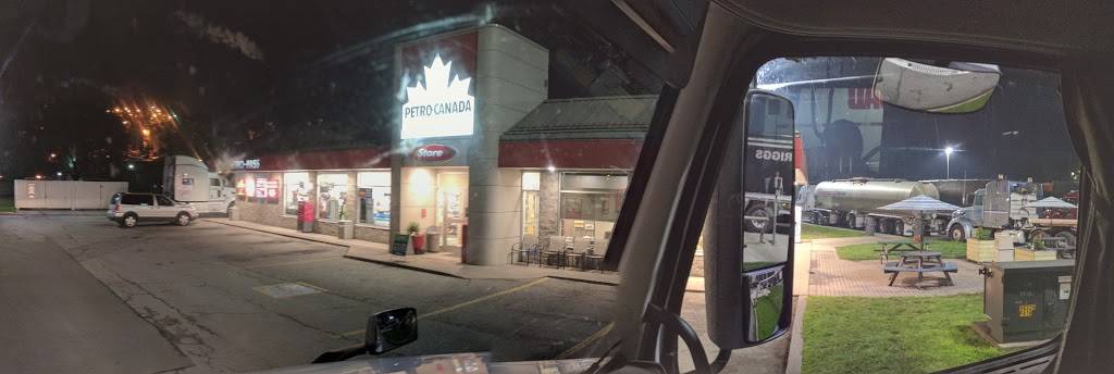 Hamilton Petro Pass | meal takeaway | 740 Parkdale Ave N, Hamilton, ON L8H 3Y2, Canada | 9055430673 OR +1 905-543-0673