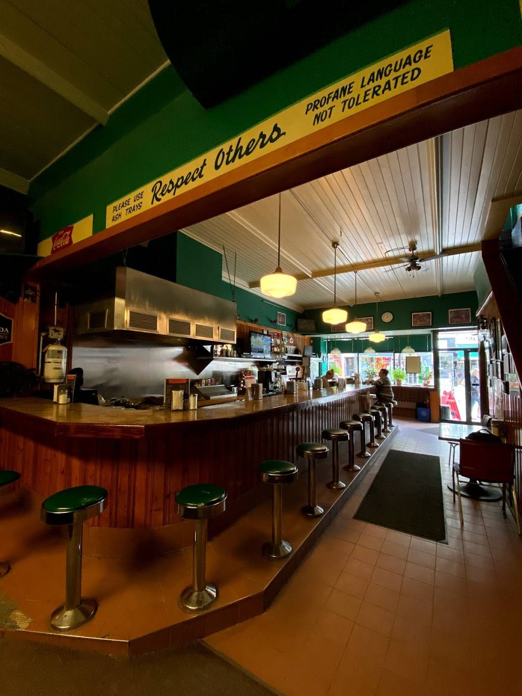 Pappas Billiards | meal takeaway | 407 George St N, Peterborough, ON K9H 3R4, Canada | 7057729010 OR +1 705-772-9010