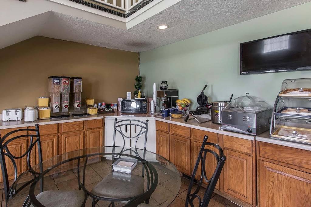 Rodeway Inn | restaurant | 2239 N Hollywood Dr, Jackson, TN 38305, USA | 7316684840 OR +1 731-668-4840