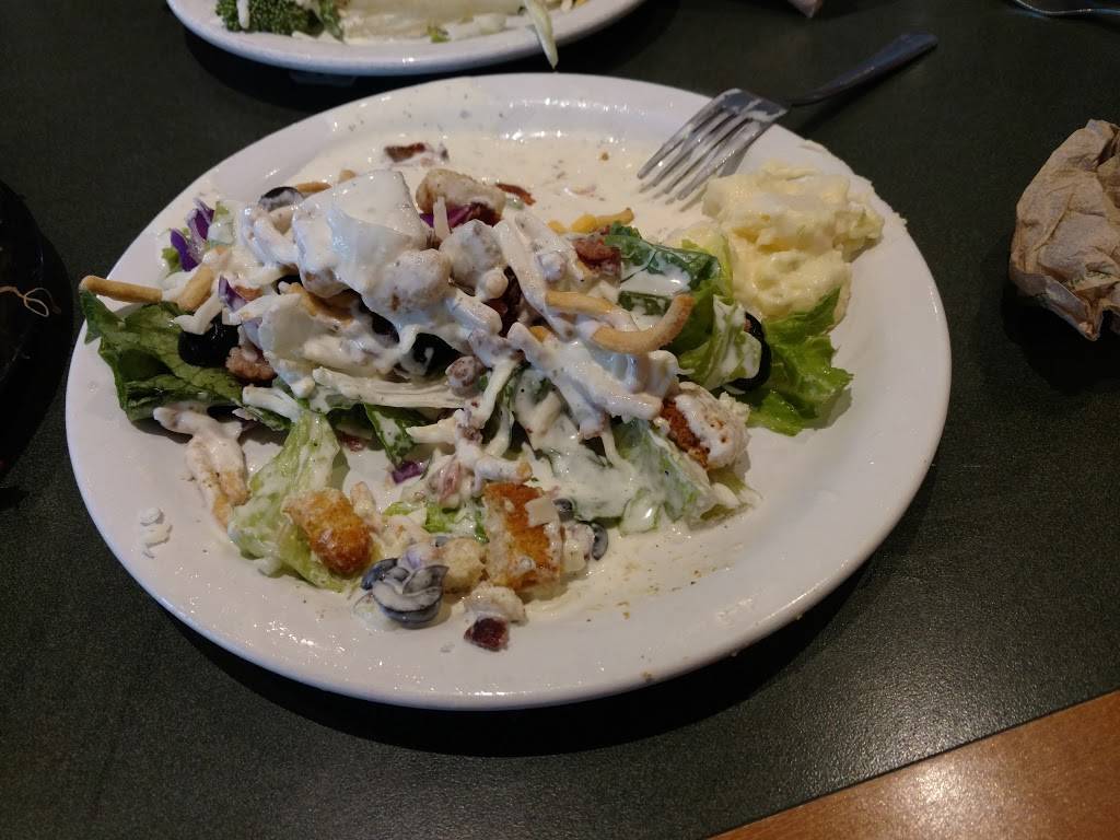 Round Table Pizza | meal delivery | 4035 S Mooney Blvd, Visalia, CA 93277, USA | 5596255030 OR +1 559-625-5030