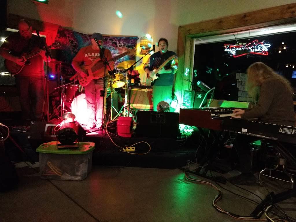 The Stand Branford | restaurant | 196 S Montowese St, Branford, CT 06405, USA | 2034334728 OR +1 203-433-4728