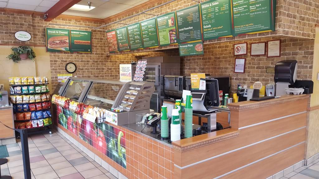 Subway Restaurants | restaurant | Georgetown Square Shopping Center, 10400 Old Georgetown Rd, Bethesda, MD 20814, USA | 3014934174 OR +1 301-493-4174