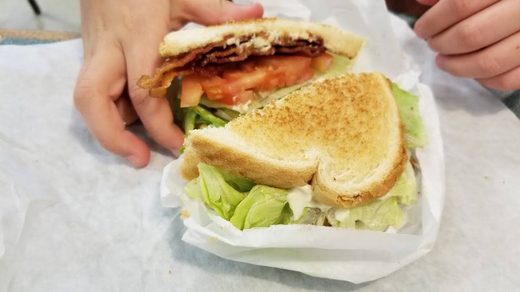 Giant Hamburgers | restaurant | Lindsay Marketplace, 2753 E Broadway Rd, Mesa, AZ 85204, USA | 4807336542 OR +1 480-733-6542