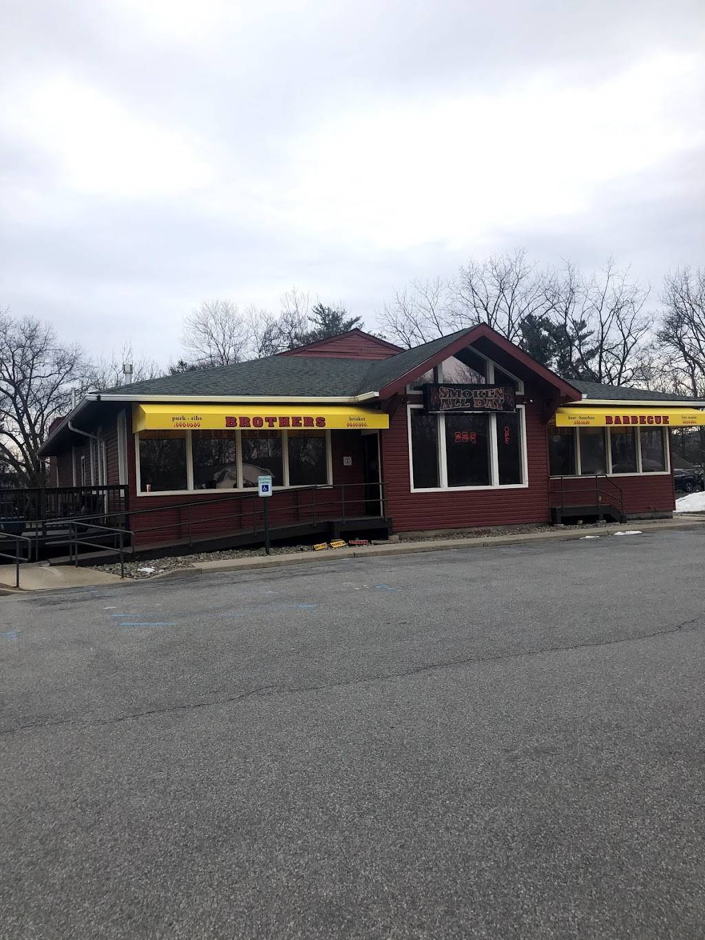 Brothers BBQ | restaurant | 2402 NY-32, Cornwall, NY 12518, USA | 8455344227 OR +1 845-534-4227