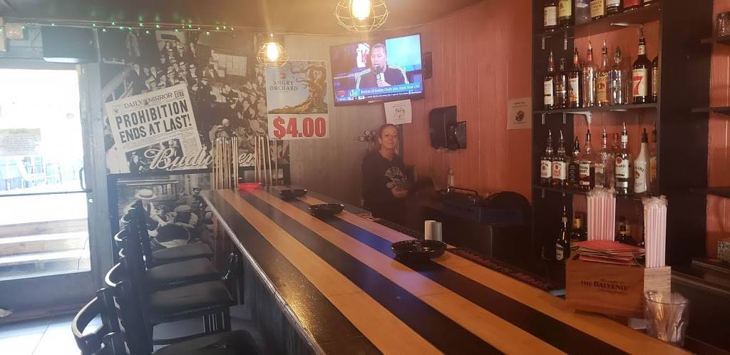 Bootleggers Bar & Grille Home of the big deck | restaurant | 287 TN-1, Crossville, TN 38555, USA | 9313370449 OR +1 931-337-0449