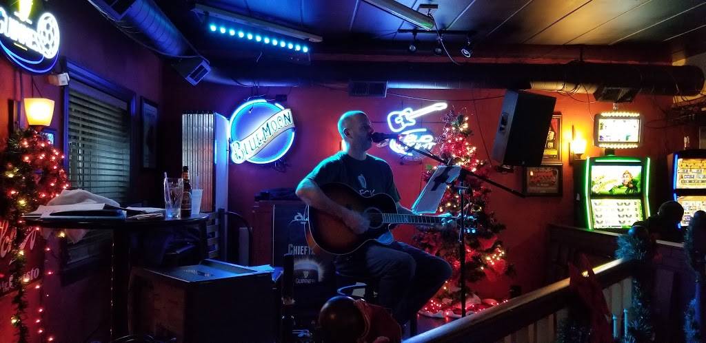 The Chieftain | restaurant | 6908 W 111th St, Worth, IL 60482, USA | 7088275739 OR +1 708-827-5739