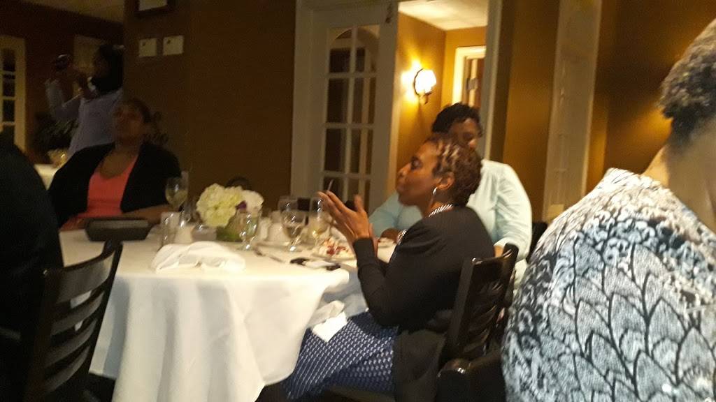 Darcys Village Pub | restaurant | 1203, 97 Willard St, Quincy, MA 02169, USA | 6174729213 OR +1 617-472-9213