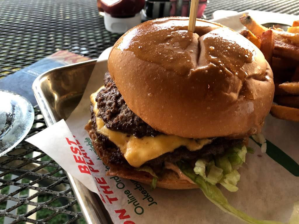 Jakes Burgers and Beer | restaurant | 6600 North Fwy #100, Fort Worth, TX 76137, USA | 8177375253 OR +1 817-737-5253