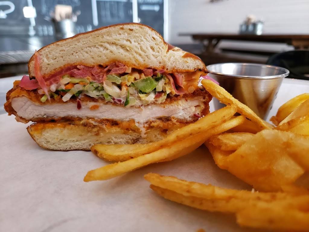 West Oak Nosh | restaurant | 10 W Oak St, Lodi, CA 95240, USA | 2092248157 OR +1 209-224-8157