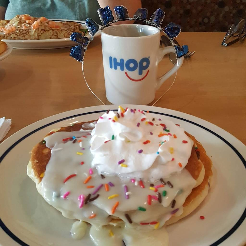 IHOP | restaurant | 12585 Central Ave, Chino, CA 91710, USA | 9096131595 OR +1 909-613-1595