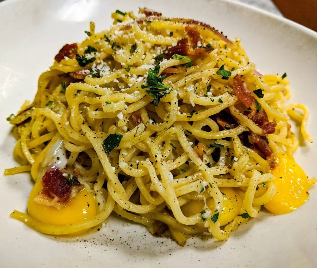 Carmellas an Italian Bistro | restaurant | 716 N Casaloma Dr, Appleton, WI 54913, USA | 9208824044 OR +1 920-882-4044