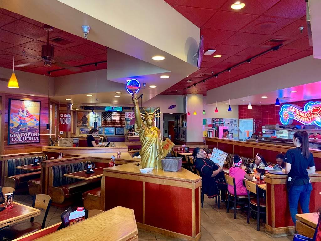 Red Robin Gourmet Burgers and Brews | restaurant | 1815 Hawthorne Blvd, Redondo Beach, CA 90278, USA | 3105422488 OR +1 310-542-2488