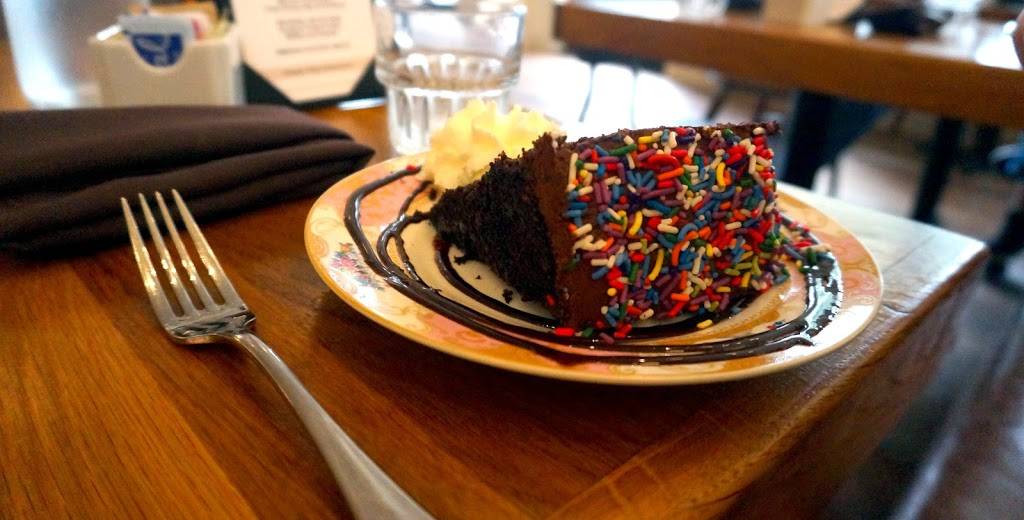 Kaminskys Dessert Cafe | restaurant | 2 Magnolia Rd, Charleston, SC 29407, USA | 8544291777 OR +1 854-429-1777