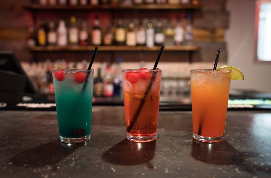 Reef Bar and Grill | restaurant | 2913 Shore Dr, Virginia Beach, VA 23451, USA | 7574817425 OR +1 757-481-7425