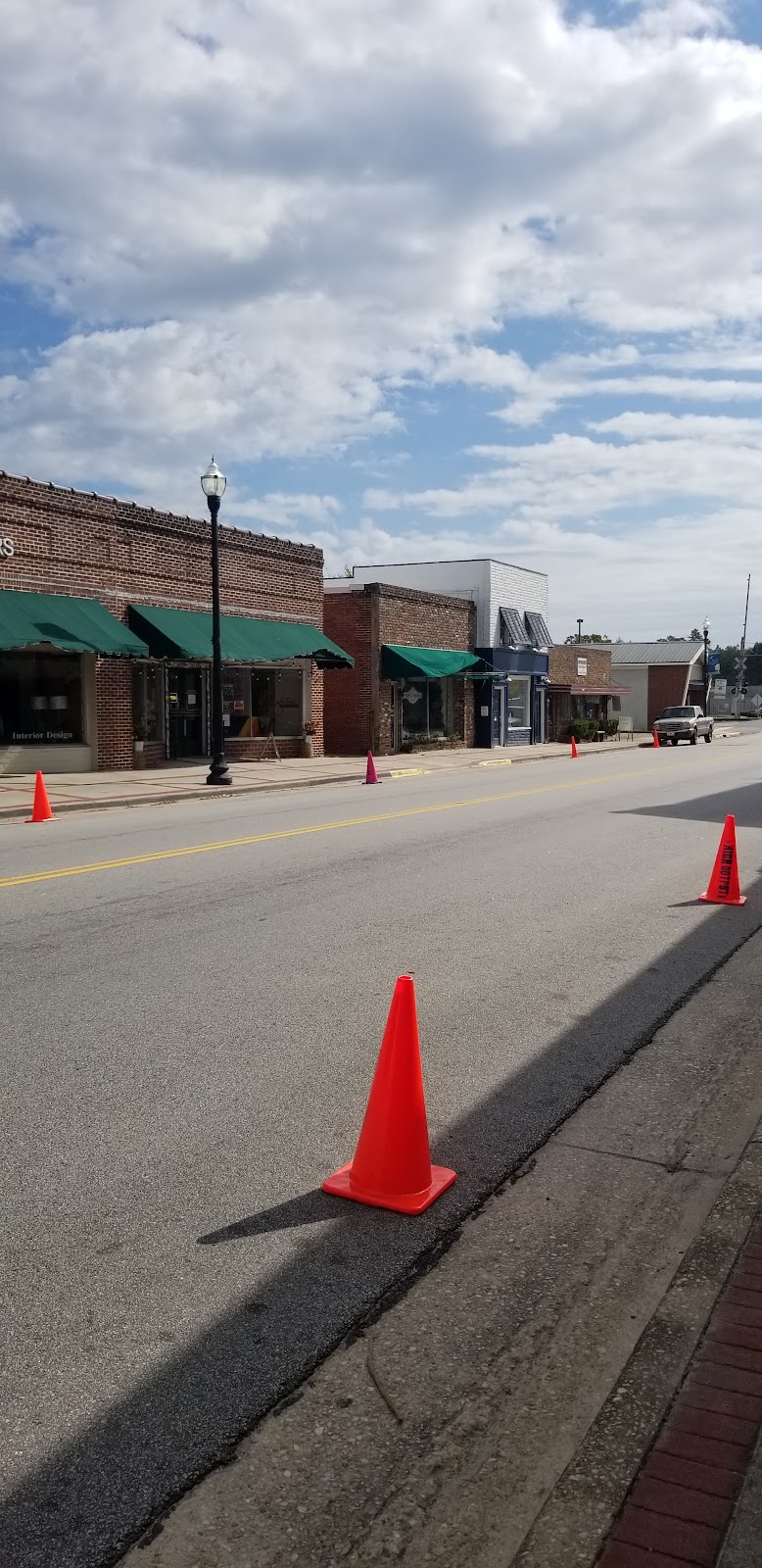 Ophelias Wines & Bites | restaurant | 328 E Main St, Moncks Corner, SC 29461, USA | 8434563368 OR +1 843-456-3368