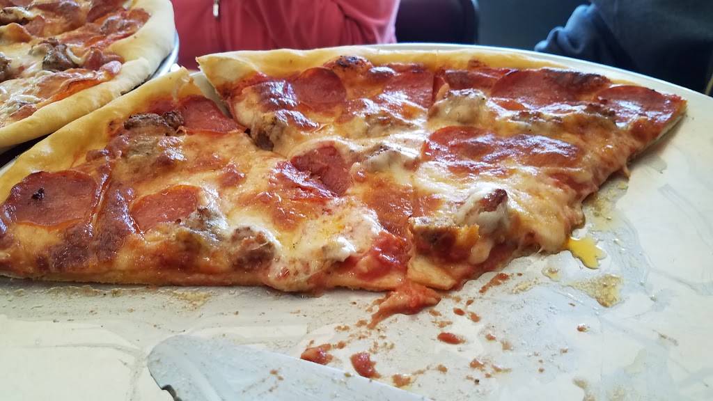 Pizza Plus | restaurant | 302 N Mitchell St, Cadillac, MI 49601, USA | 2317757727 OR +1 231-775-7727