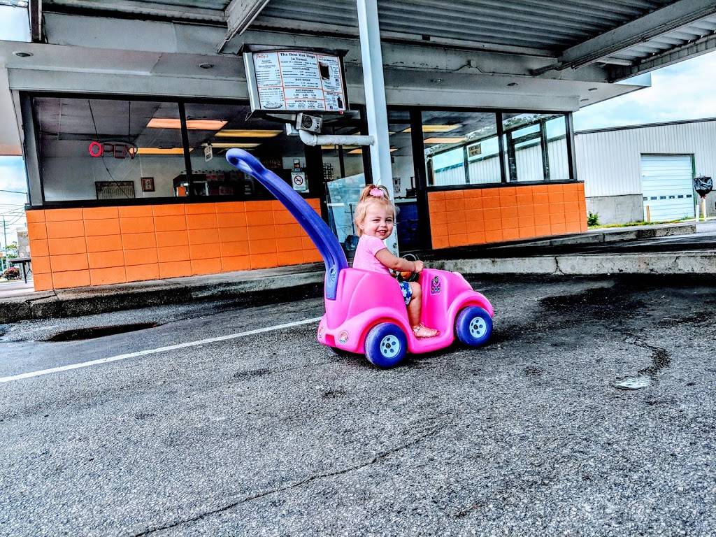 Jollys Drive-In | restaurant | 210 N Erie Hwy, Hamilton, OH 45011, USA | 5138947541 OR +1 513-894-7541