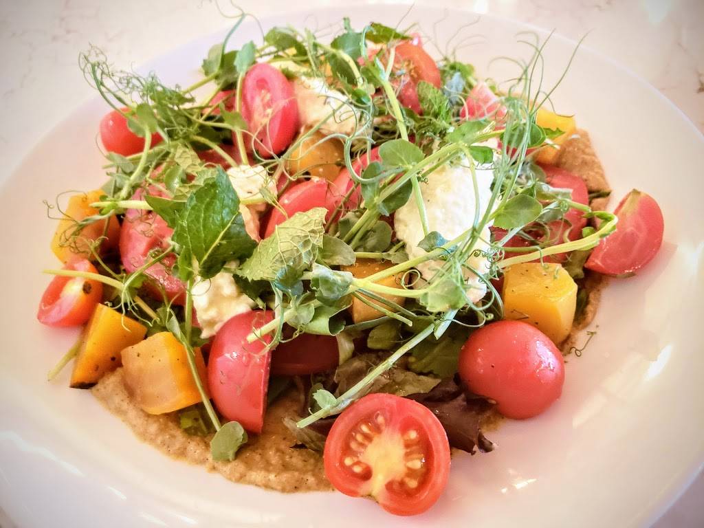 Surf House Oyster Bar & Surf Camp | restaurant | 604 N Lake Park Blvd, Carolina Beach, NC 28428, USA | 9107070422 OR +1 910-707-0422