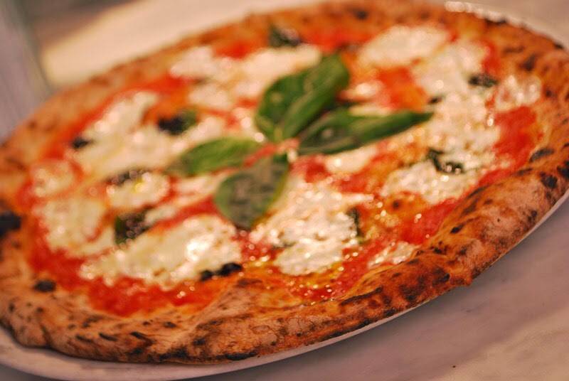 Tre Pizza | restaurant | 611 Park Ave, Freehold, NJ 07728, USA | 7327514422 OR +1 732-751-4422