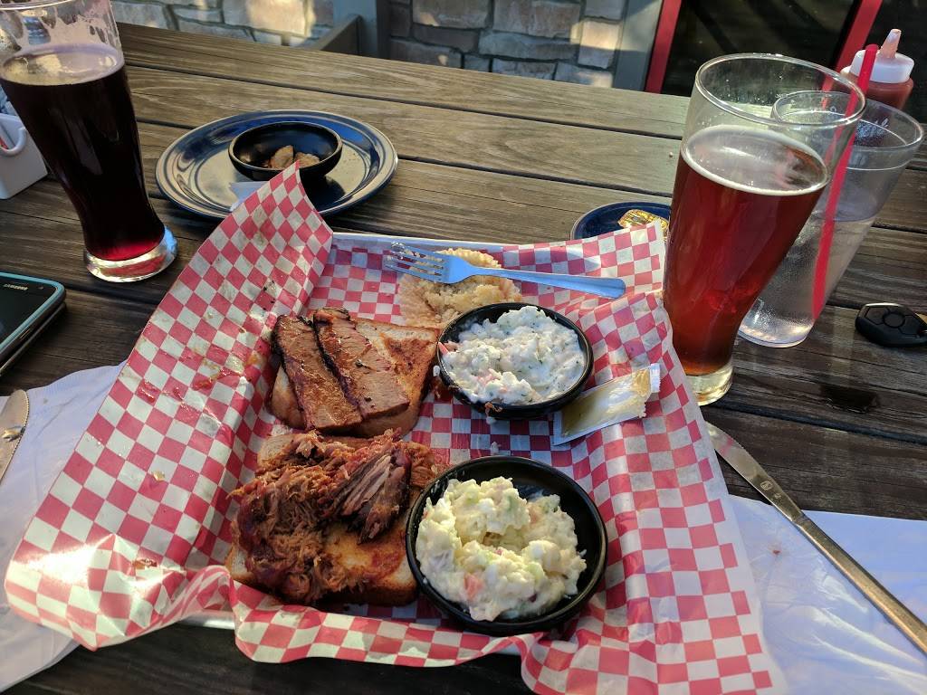 Famous Daves Bar-B-Que | restaurant | 9911 NE Cascades Pkwy, Portland, OR 97220, USA | 5034939000 OR +1 503-493-9000