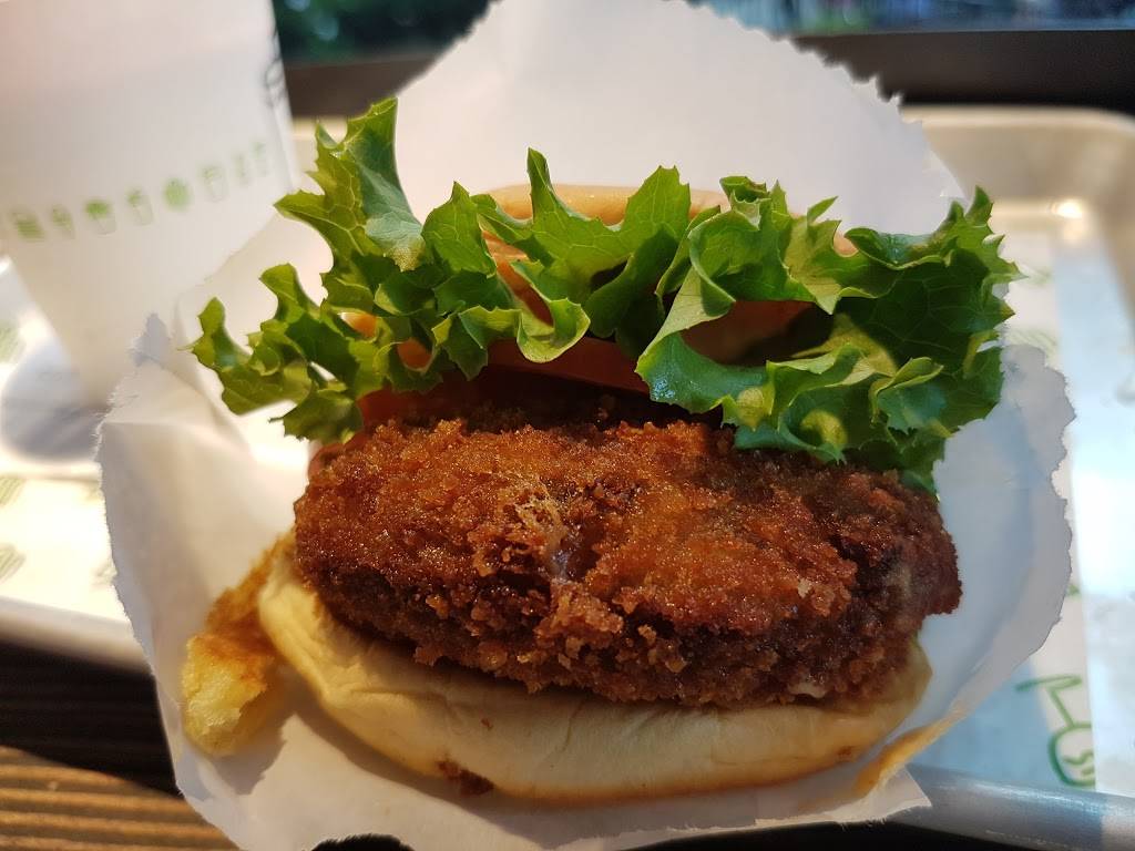 Shake Shack | restaurant | 234-236 Newbury St, Boston, MA 02116, USA | 6179335050 OR +1 617-933-5050