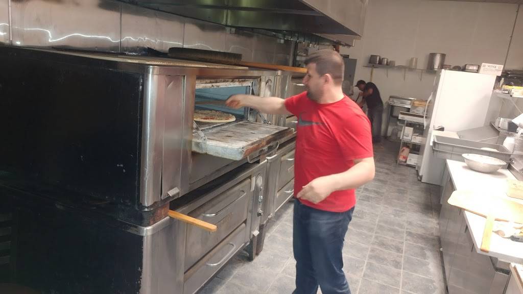 Hubbard Park Pizza | restaurant | 262 Meriden-Waterbury Turnpike, Southington, CT 06489, USA | 8606200908 OR +1 860-620-0908