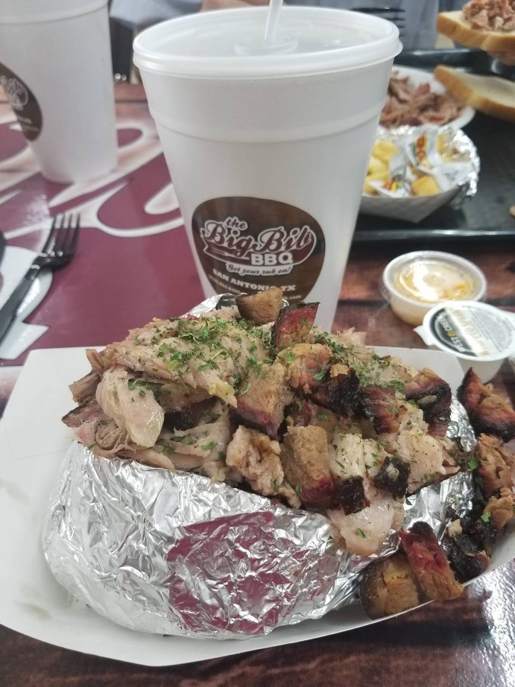 The Big Bib BBQ | restaurant | 104 Lanark Dr, San Antonio, TX 78218, USA | 2106548400 OR +1 210-654-8400