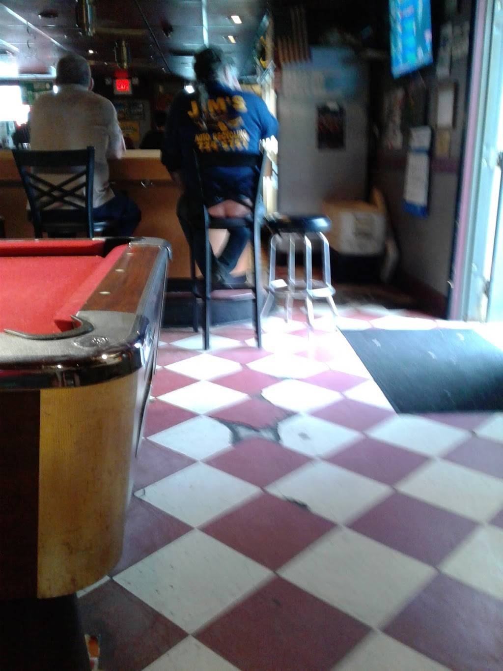 The Falcon Tavern | restaurant | 2012 Delmar Dr, Folcroft, PA 19032, USA | 6105862443 OR +1 610-586-2443